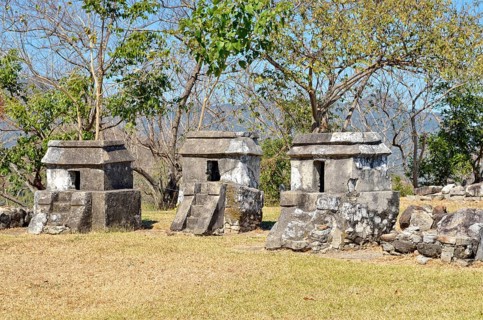 Totonac graves