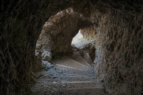 Rock tunnel