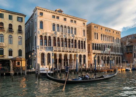 City Council in the Palazzo Loredan and Palazzo Farsetti