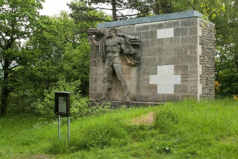 Sculpture torchbearer