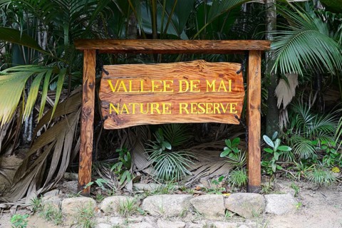 Sign to the Vallee de Mai nature reserve