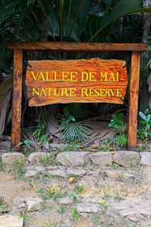 Sign to the Vallee de Mai nature reserve