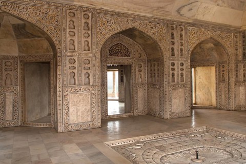 Stone and glass inlays in the marble pavilion Khas Mahal