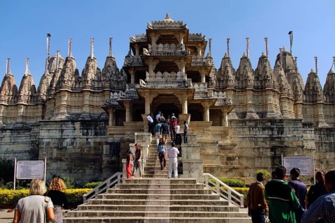 Entrance to Seth Anandji Kalayanji Pedhi