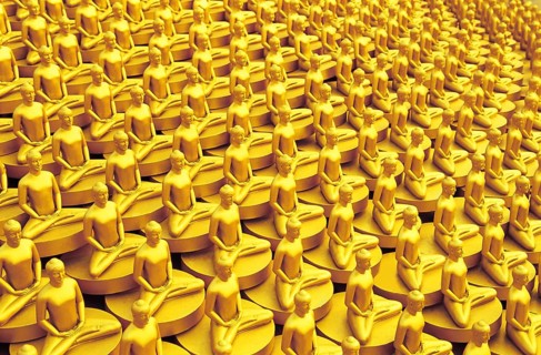 Small golden Dhammakaya Buddha statues at the Chedi