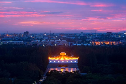 Phra Mongkol Thepmuni Memorial Hall