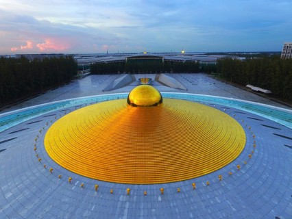 Phra Mongkol Thepmuni Memorial Hall