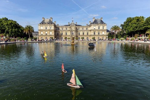 Pond and Luxembourg Palace in the Jardin du Luxembourg