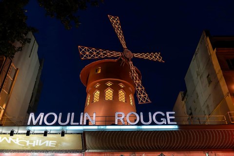 Moulin Rouge at night
