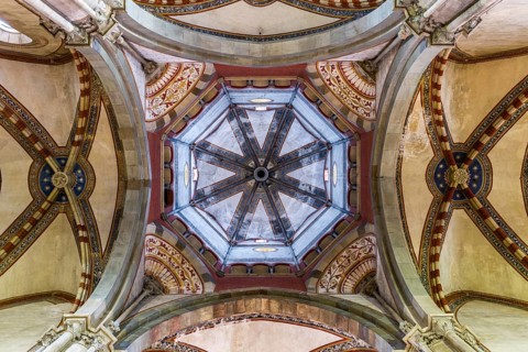 Crossing with tholobate and dome