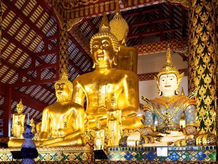 Golden Buddha statues