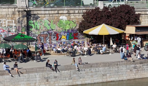 Promenade on the Danube Canal