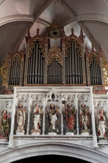Gallery with Gothic wood sculptures