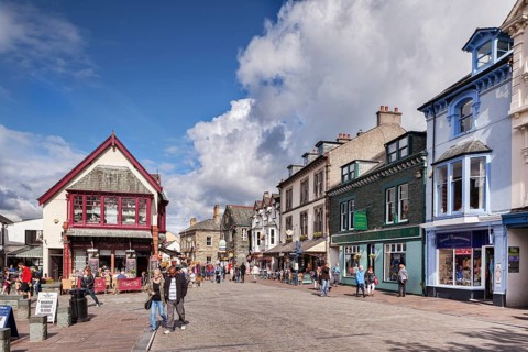 Pedestrian shopping area in the centre
