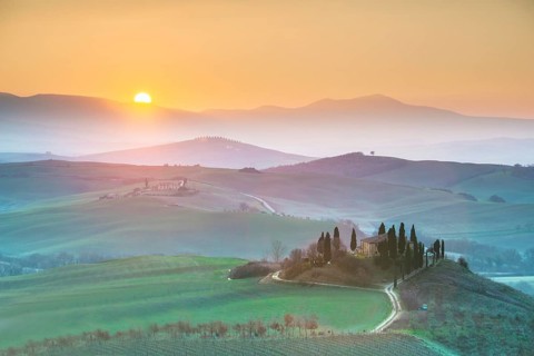 Podere Belvedere farmhouse at sunrise