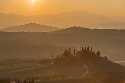 Podere Belvedere farmhouse at sunrise