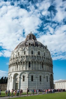 Battistero baptistery in the Piazza del Duomo