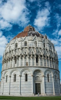 Battistero baptistery in the Piazza del Duomo