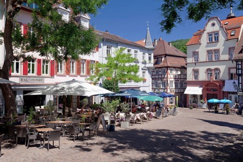 Sidewalk cafes on the market square