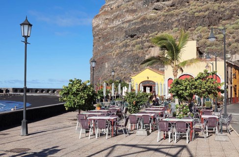 Restaurant on the promenade of Puerto de Tazacorte