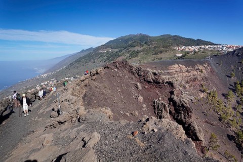 Hikers on the San Antonio volcano