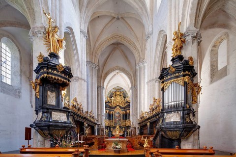 Collegiate church