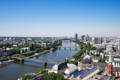 Main river with Eiserner Steg and Untermainbrucke bridges