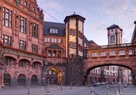 Romer building and Seufzerbrucke or Bridge of Sighs