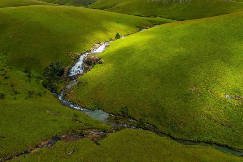 Waterfall at the RN4 near Ankazosary