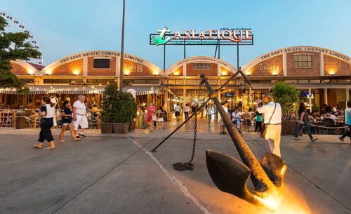Asiatique riverfront Mae Nam Chao Phraya
