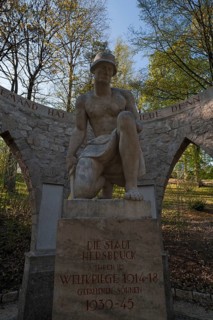 Memorial to the fallen soldiers of World War II