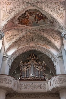 Loft with organ