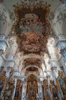 Ceiling fresco and high altar in Baroque Marienmunster