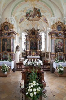 Chancel in Wilparting pilgrimage church