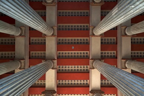 Columns with Doric ceiling construction