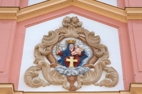 Relief Mary with baby Jesus