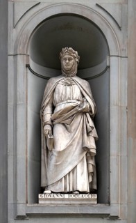 Statue of Giovanni Boccaccio in the courtyard of the Uffizi