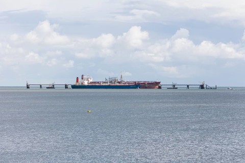 NWO oil port