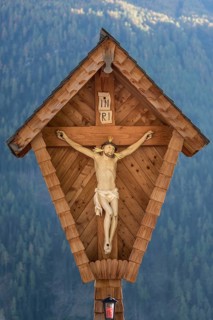 Wayside cross