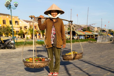 Woman selling fruits