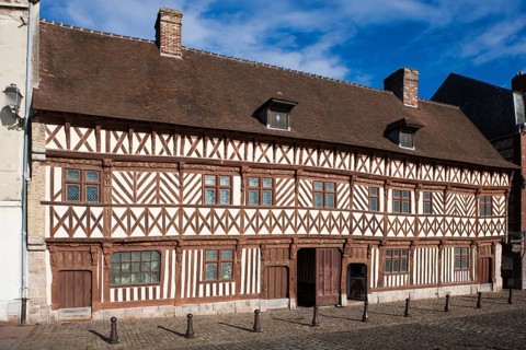Tudor style house Maison Henri IV in Saint-Valery-en-Caux