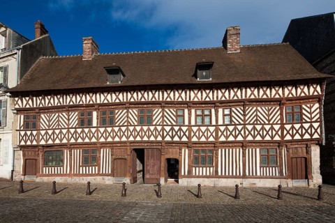 Tudor style house Maison Henri IV in Saint-Valery-en-Caux