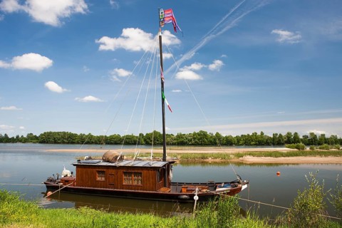 Traditional wooden boat on the Loire