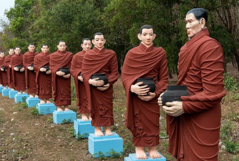 Row of statues of the 500 Arahant followers of Buddha at Win Sein Taw Ya