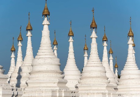 White stupas of Sandamuni or Sanda Muni Pagoda