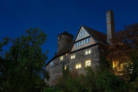 Burg Ludwigstein castle at night