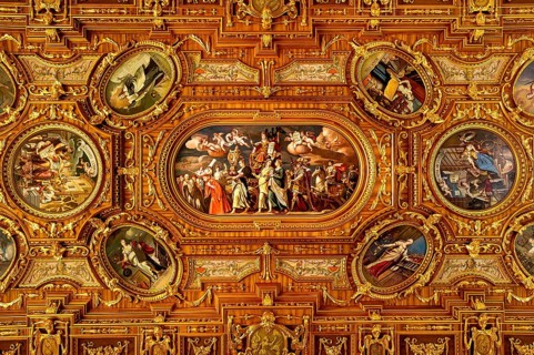 Coffered ceiling with the main painting of Sapientia and other paintings