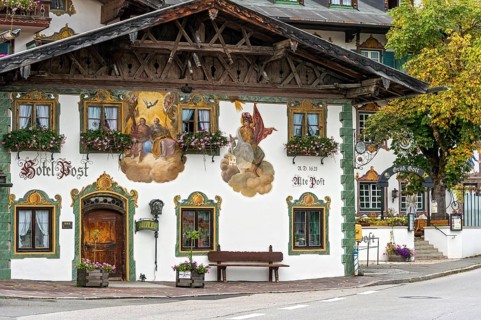 Luftlmalerei mural of the Holy Trinity