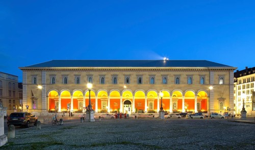 Exclusive office and residential building Palais at the Opera House with portico