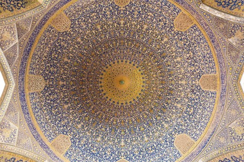 Dome in the prayer hall of the Imam Mosque
